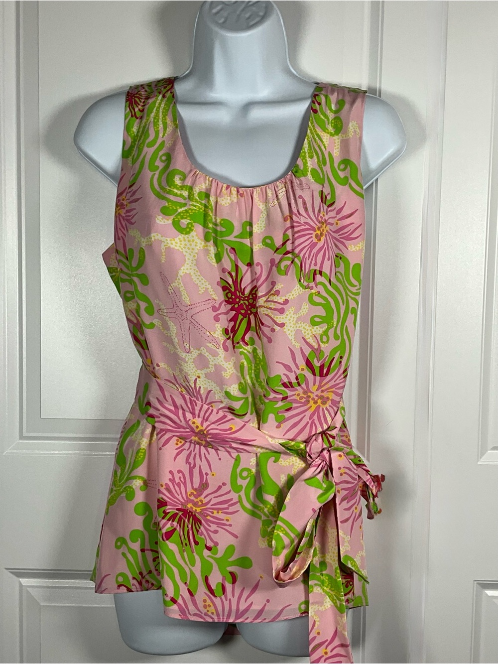 Lilly Pulitzer Cedar Top Size 10 Pink Coral Reef Print 100% Silk Shell & Lining